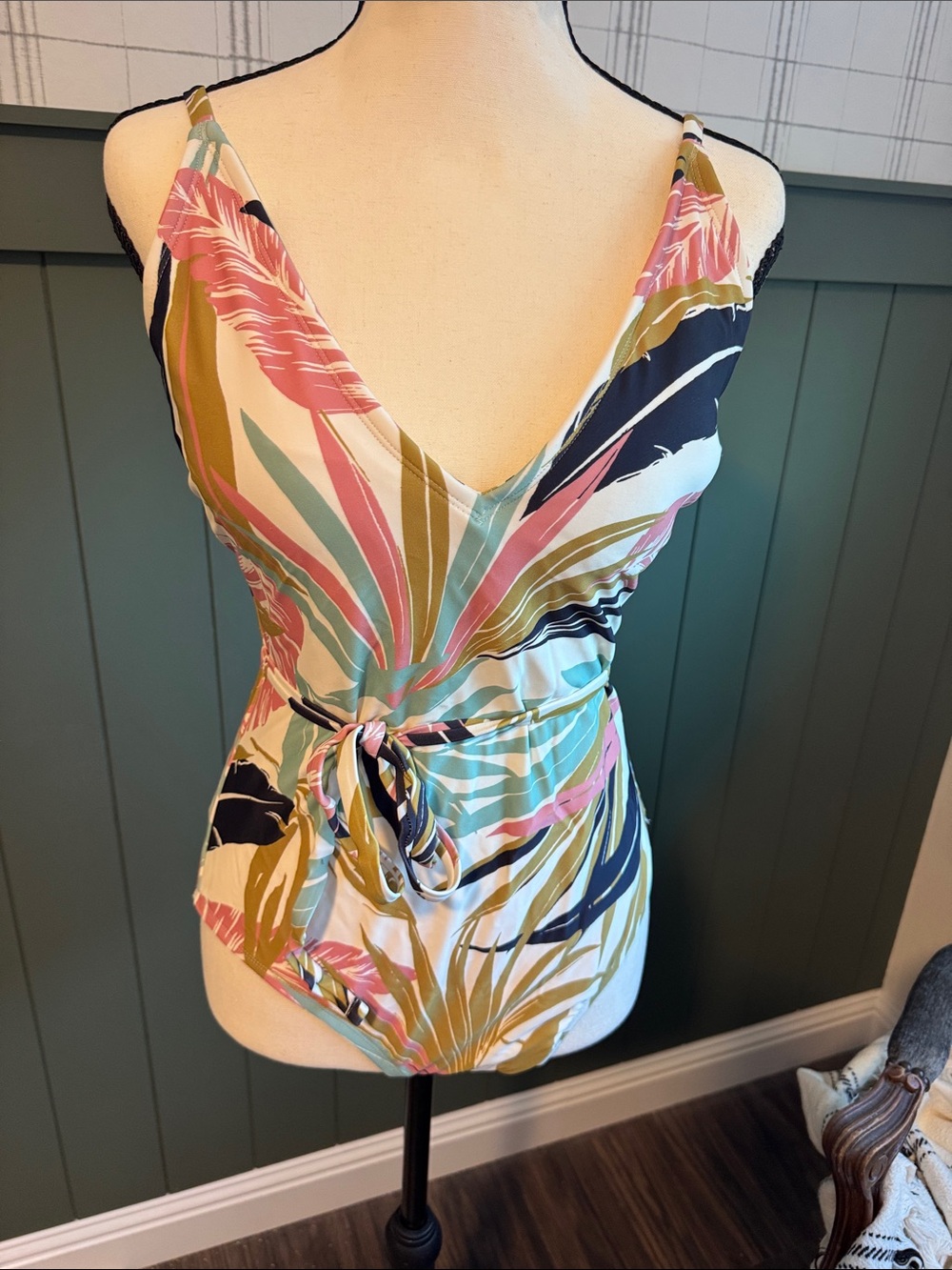 Tropical Leaf Print Women’s V-Neck Tank Top - Pink/Green/Blue